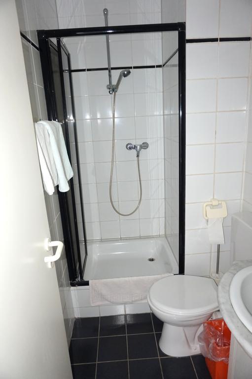 Artus Hotel Дюссельдорф Экстерьер фото